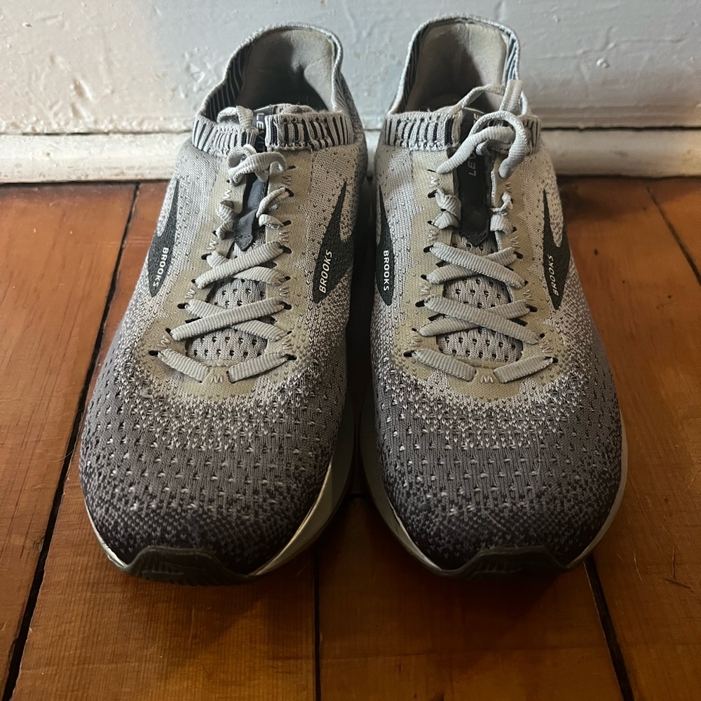 Brooks Levitate 2 running shoes